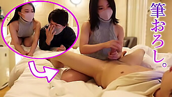 Le Garçon Japonais Vierge Expérimente Sa Première Branlette Et Éjaculation Féminine